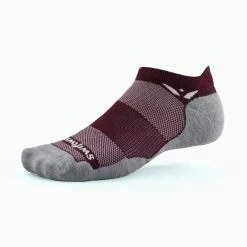 Swiftwick MAXUS ZERO Tab Running Sock (Sangria)
